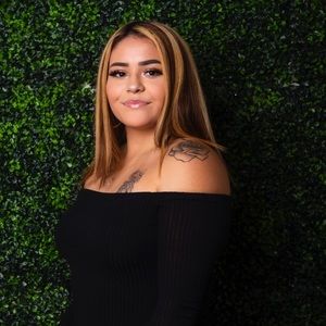 Meet your Posher, Lexis